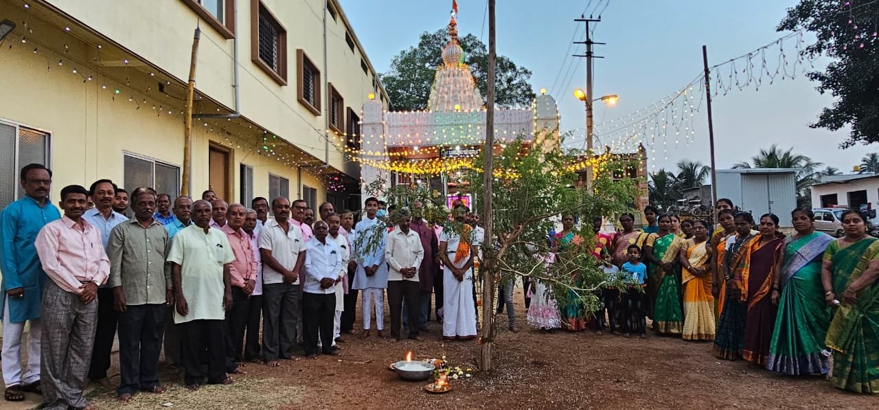 ಸಂಘ ಹಾಗೂ ಸಮಾಜ ಬಾಂಧವರಿಂದ ಬನ್ನಿ ಮುಡಿಯುವ ಕಾರ್ಯಕ್ರಮ 2023